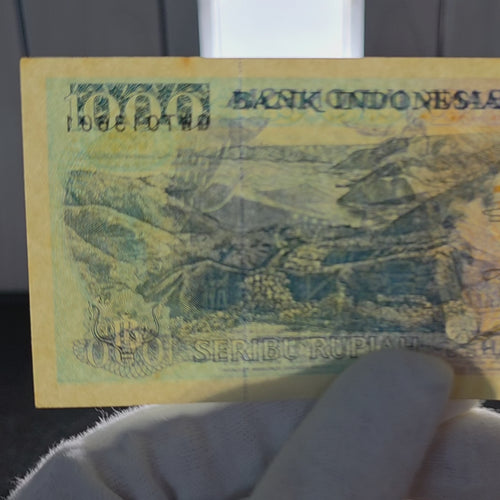Nias Stone Jumping Old Money 1992 Indonesia Banknote 1000 Rupiah UNC