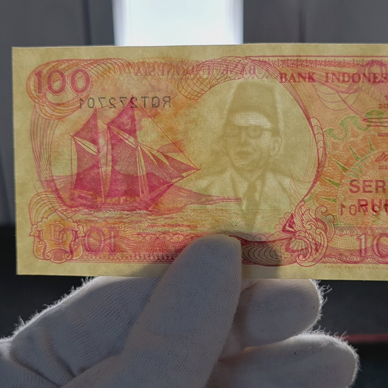 Old Money Pinisi Sailbot 1992 Indonesia Currency 100 Rupiah UNC